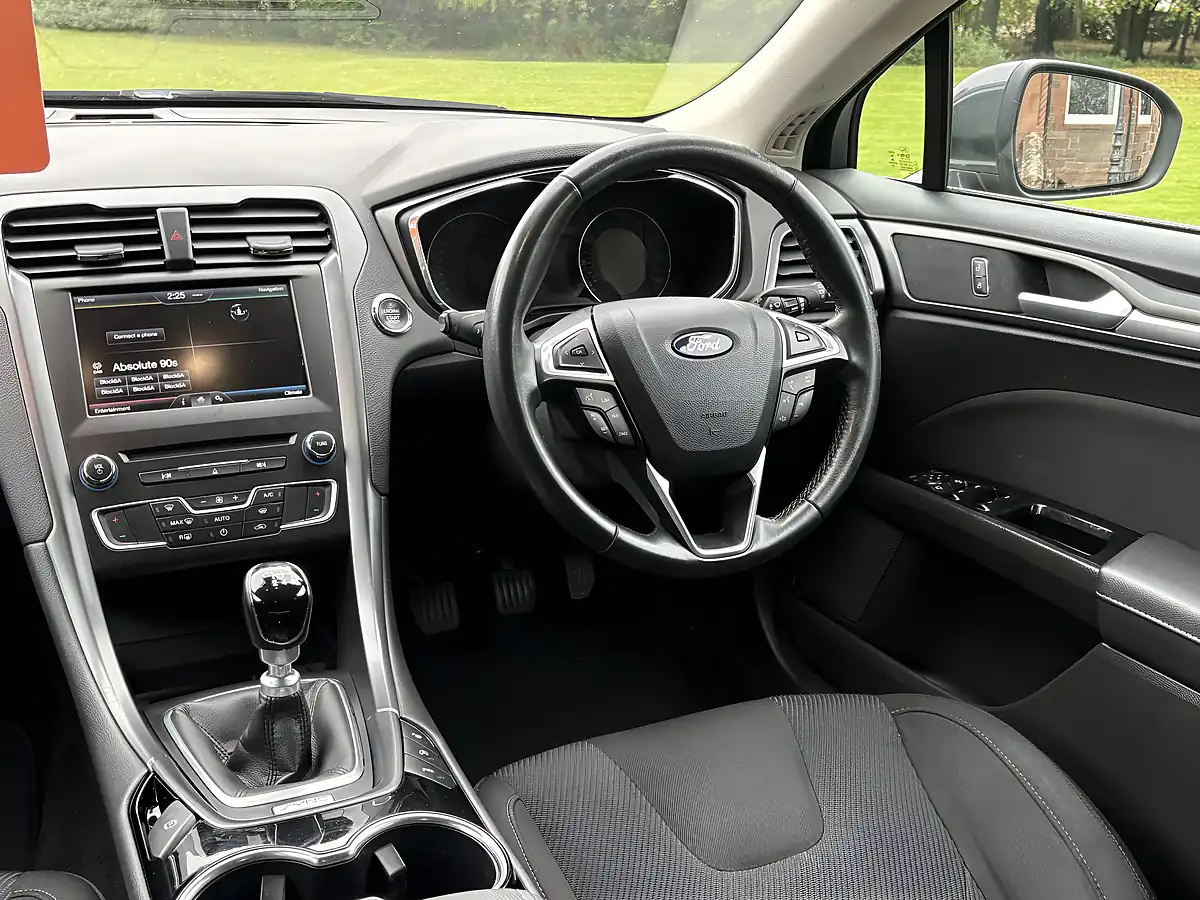 Used 2016 Ford Mondeo Titanium Grey - Interior and Exterior details 10