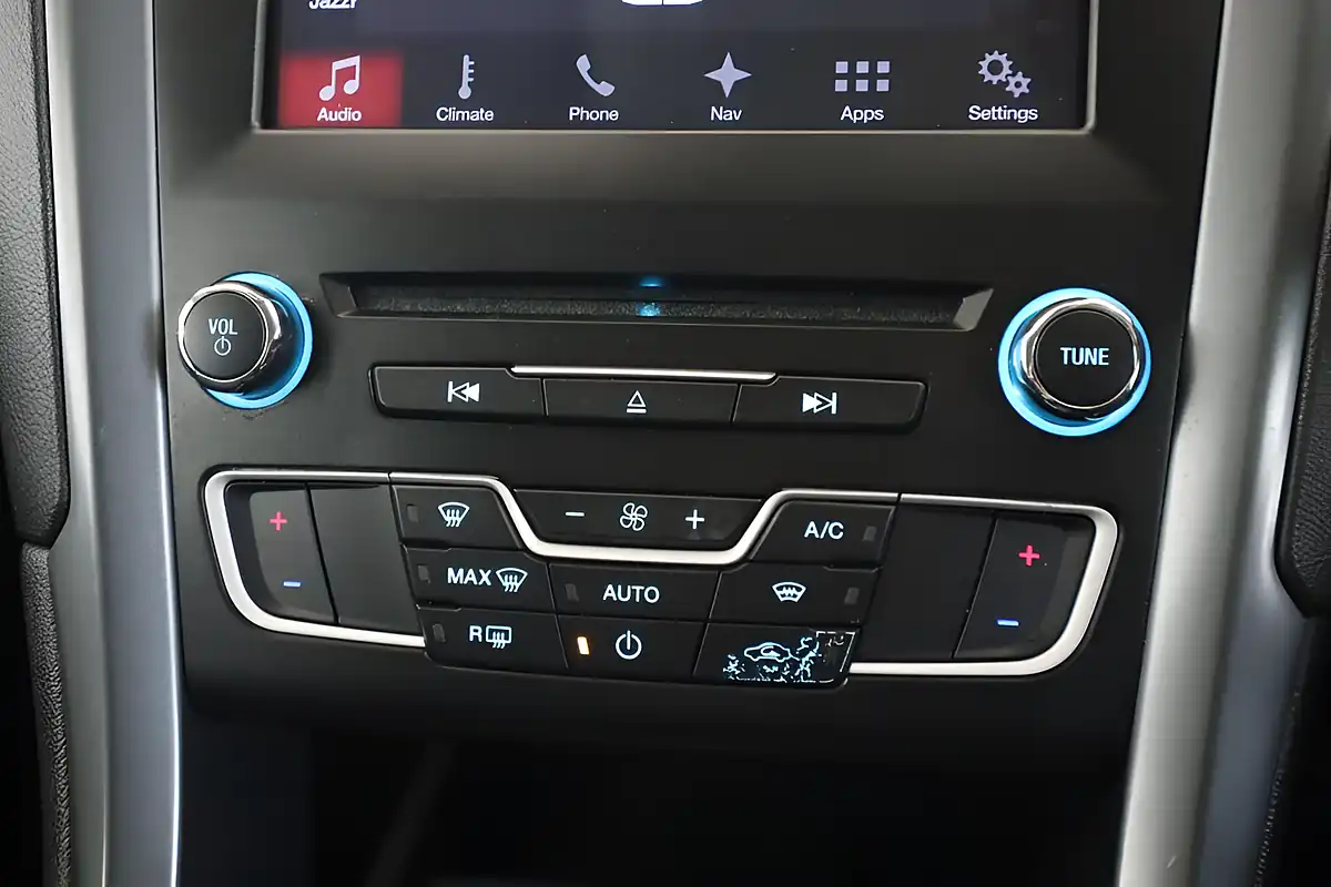Used 2016 Ford Mondeo Titanium Grey - Interior and Exterior details 16