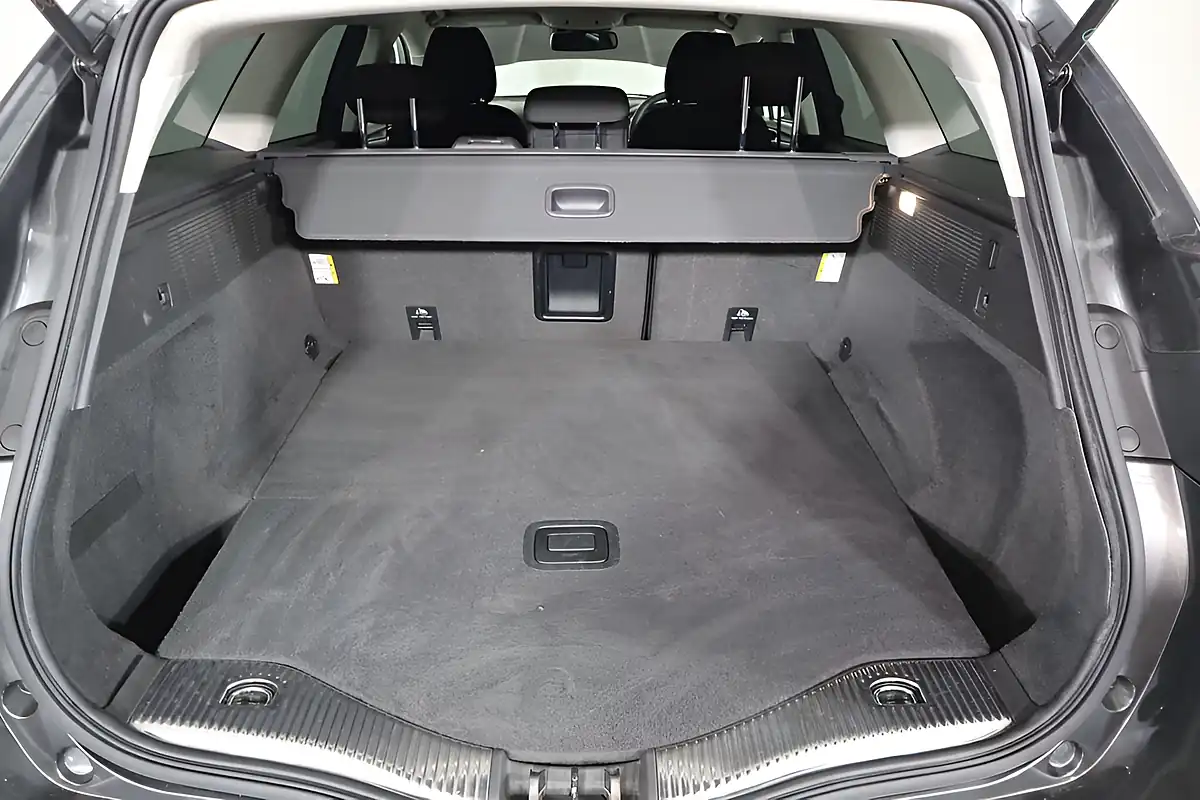 Used 2016 Ford Mondeo Titanium Grey - Interior and Exterior details 9