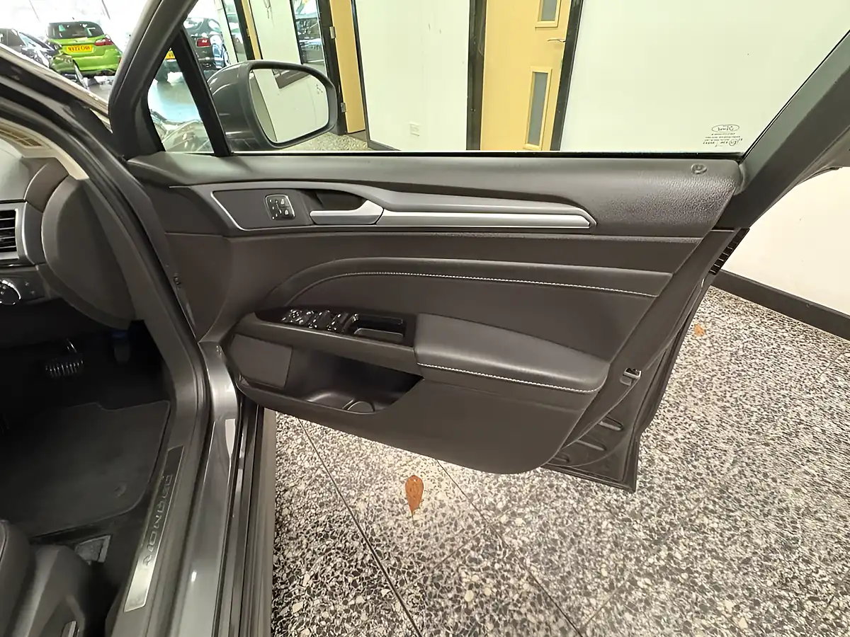 Used 2016 Ford Mondeo Titanium Grey - Interior and Exterior details 12