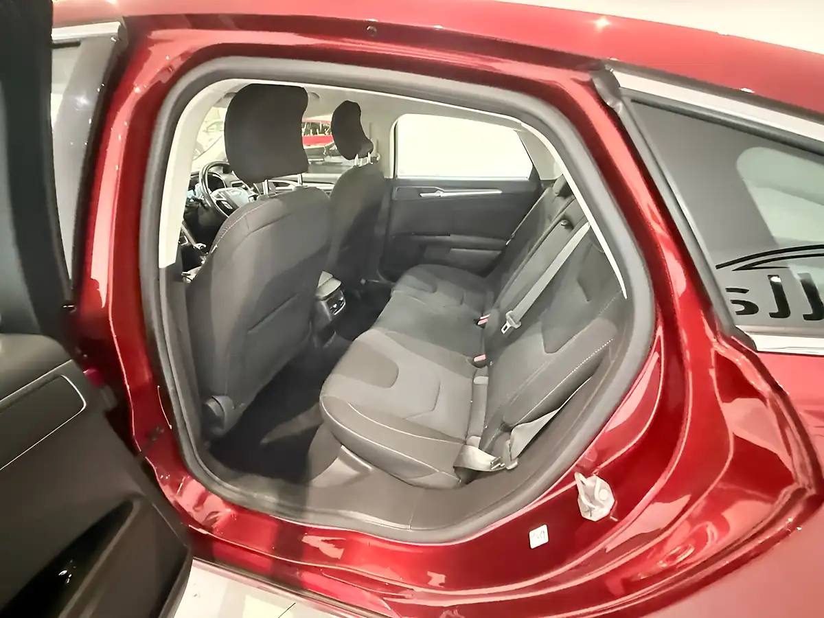Used 2016 Ford Mondeo Titanium Red - Interior and Exterior details 12