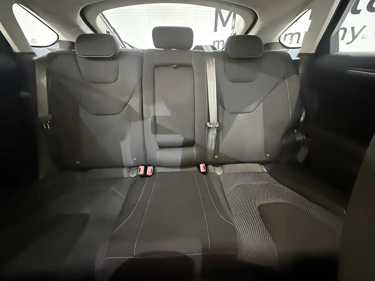 Used 2016 Ford Mondeo Titanium Red - Interior and Exterior details 13