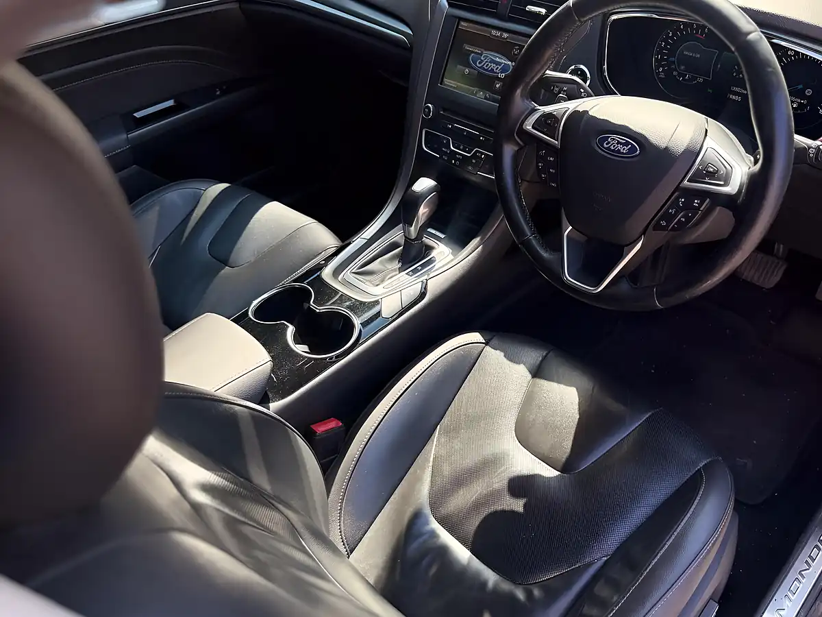 Used 2016 Ford Mondeo Titanium Red - Interior and Exterior details 8