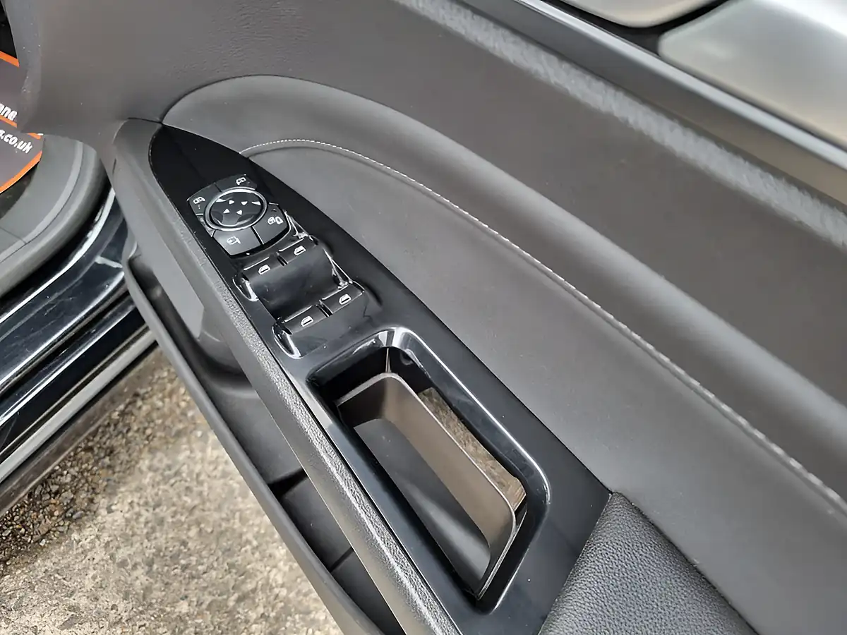 Used 2016 Ford Mondeo Titanium Shadow Black Mica - Interior and Exterior details 11