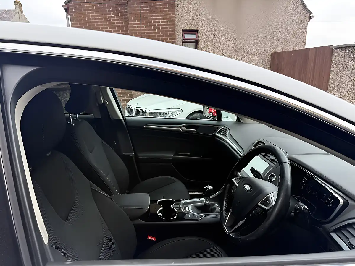 Used 2016 Ford Mondeo Titanium White - Interior and Exterior details 6