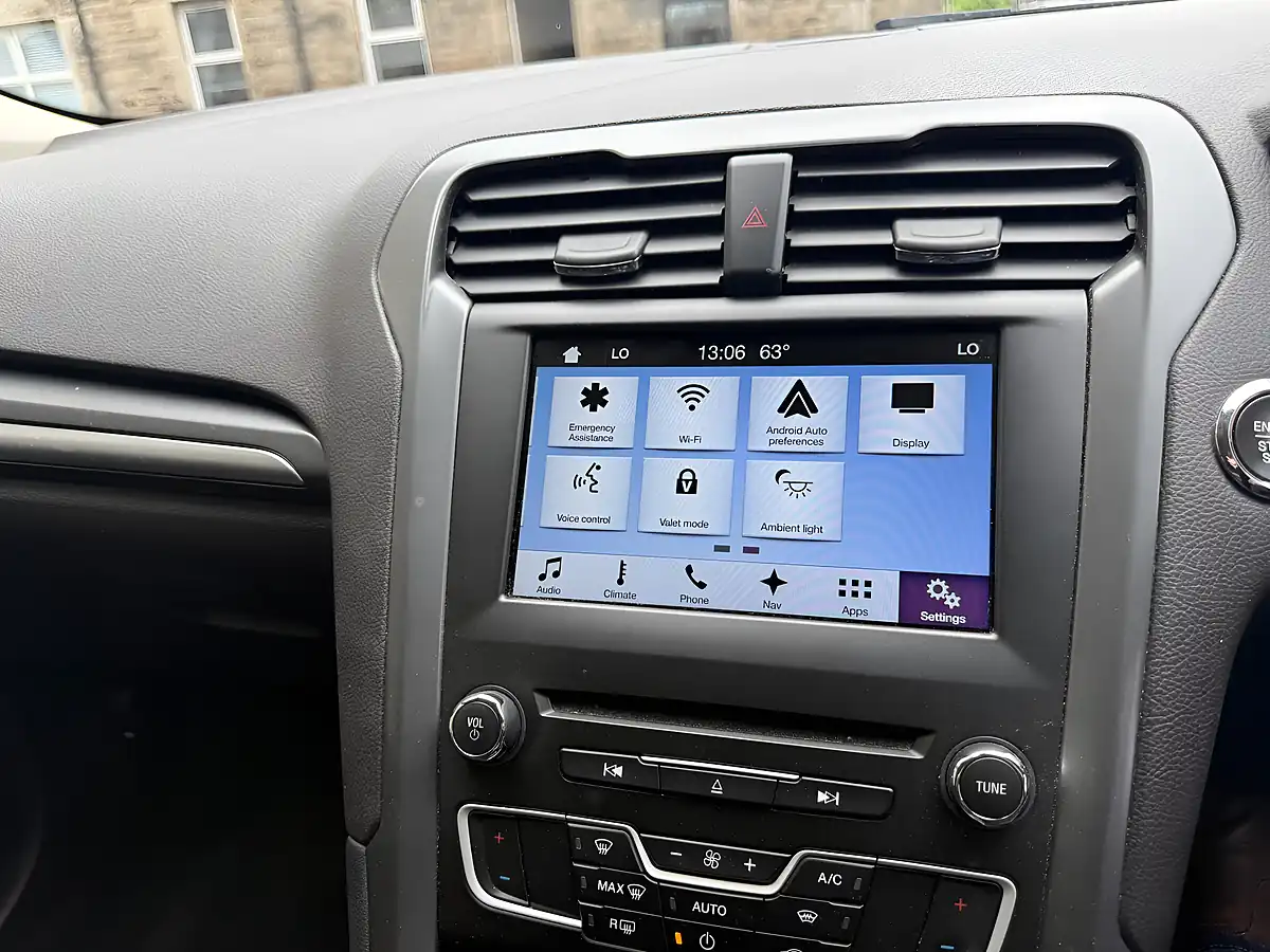 Used 2016 Ford Mondeo Titanium White - Interior and Exterior details 7