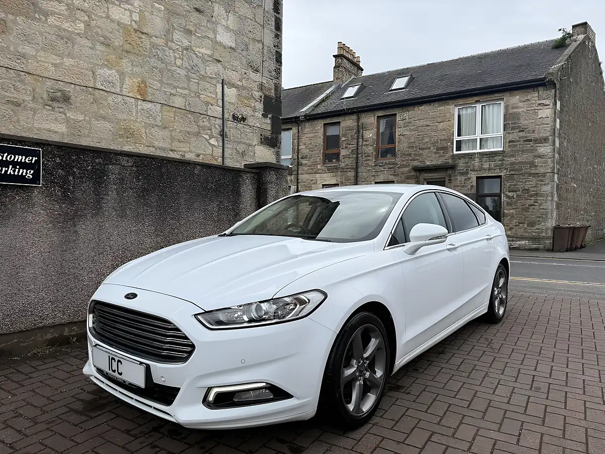 Used 2016 Ford Mondeo Titanium White - Interior and Exterior details 9