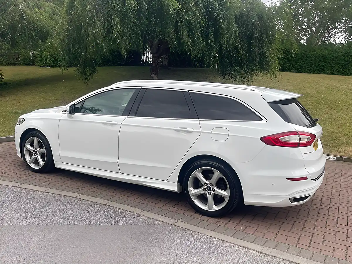 Used 2016 Ford Mondeo Titanium White - Interior and Exterior details 10