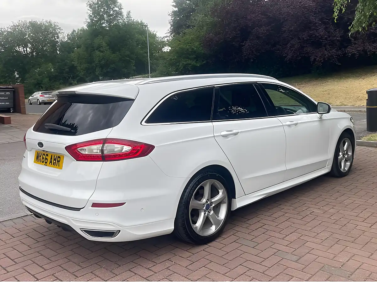 Used 2016 Ford Mondeo Titanium White - Interior and Exterior details 17