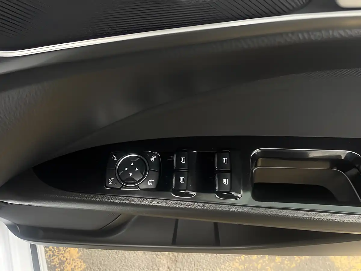 Used 2016 Ford Mondeo Titanium White - Interior and Exterior details 19