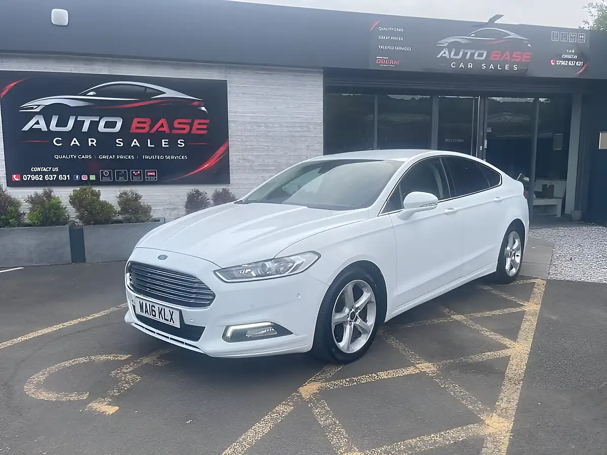 Used 2016 Ford Mondeo Titanium White - Interior and Exterior details 8