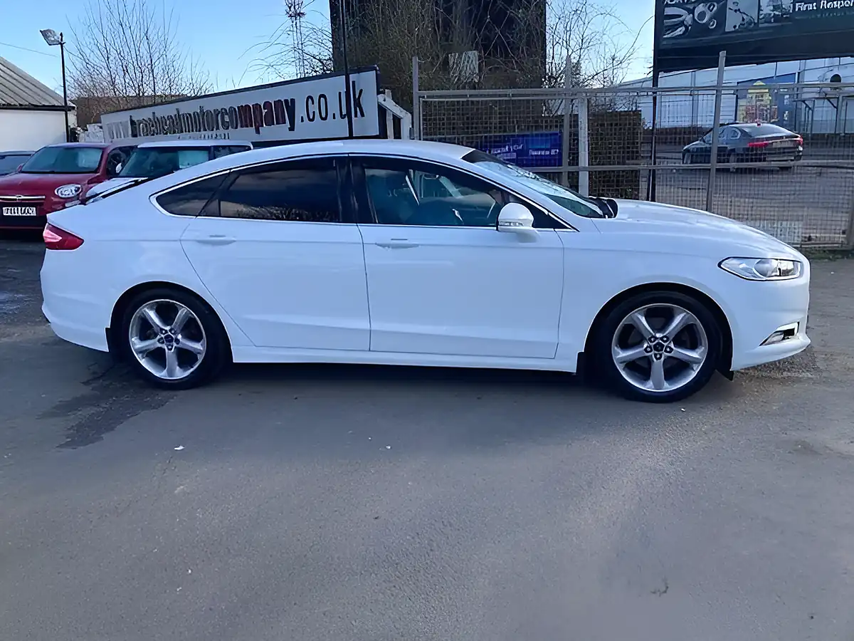 Used 2016 Ford Mondeo Titanium White - Interior and Exterior details 4