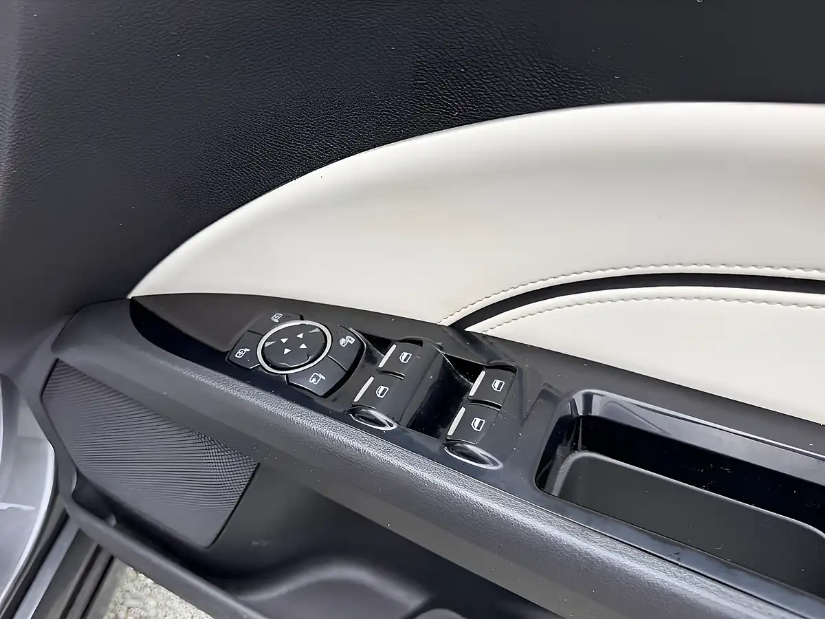 Used 2016 Ford Mondeo Vignale Grey - Interior and Exterior details 15