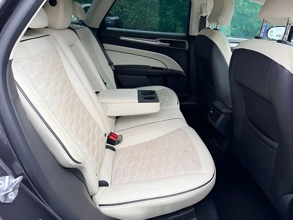 Used 2016 Ford Mondeo Vignale Grey - Interior and Exterior details 16