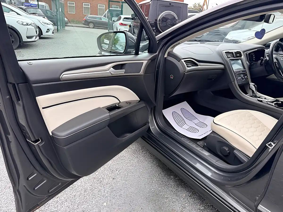 Used 2016 Ford Mondeo Vignale Grey - Interior and Exterior details 19