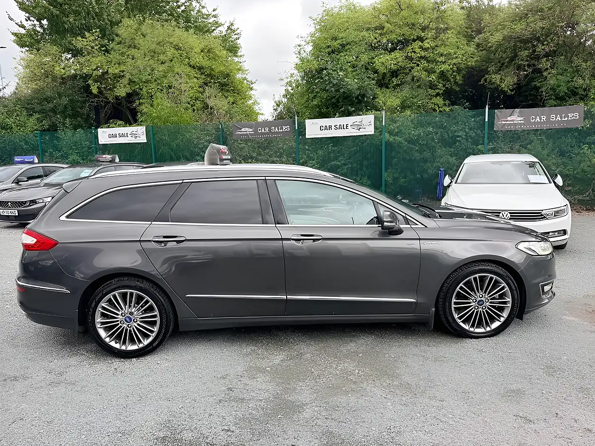 Used 2016 Ford Mondeo Vignale Grey - Interior and Exterior details 4