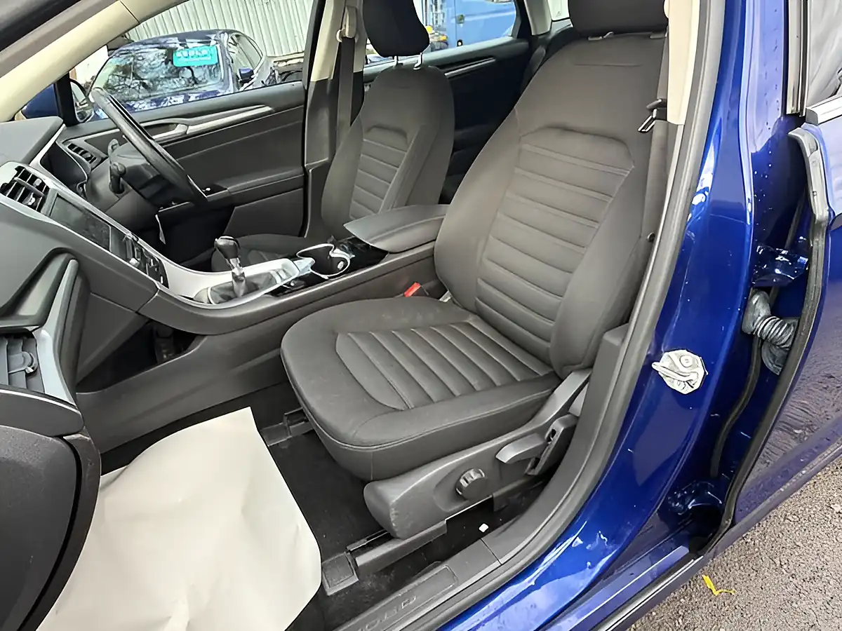 Used 2016 Ford Mondeo Zetec Blue - Interior and Exterior details 11