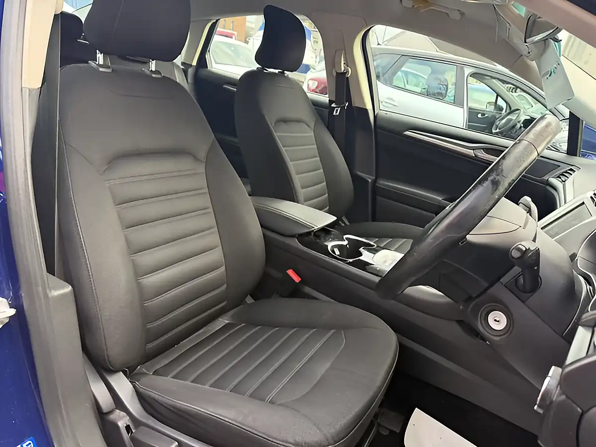 Used 2016 Ford Mondeo Zetec Blue - Interior and Exterior details 15