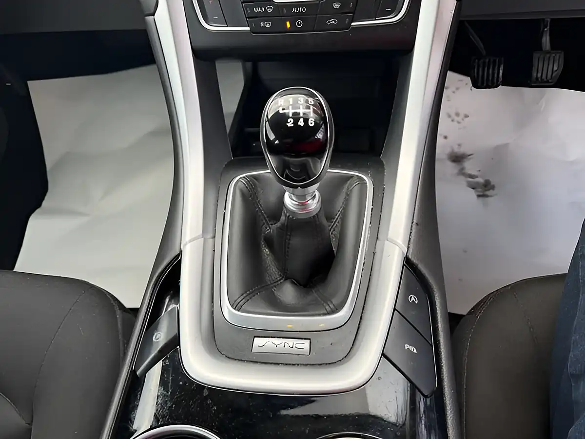 Used 2016 Ford Mondeo Zetec Blue - Interior and Exterior details 16