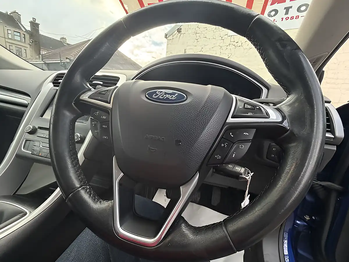 Used 2016 Ford Mondeo Zetec Blue - Interior and Exterior details 20