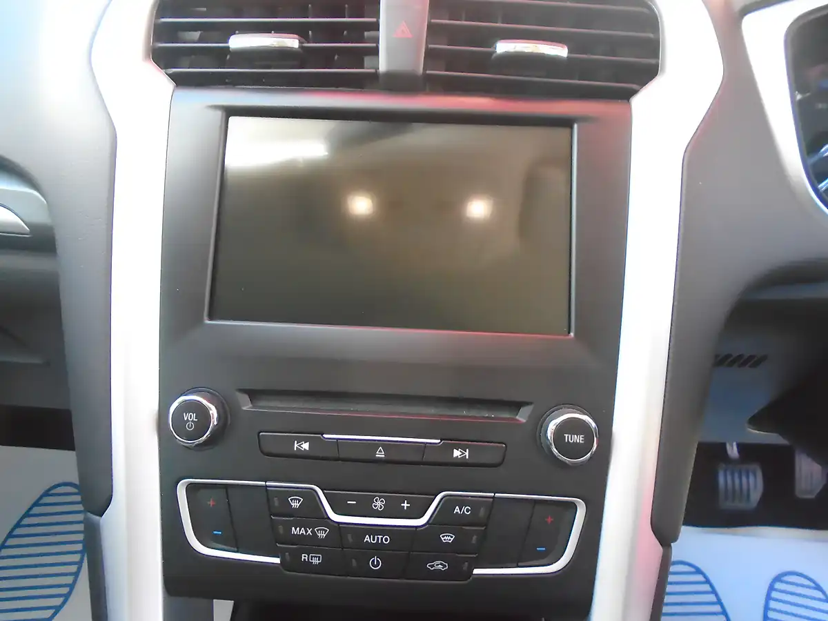 Used 2016 Ford Mondeo Zetec Blue - Interior and Exterior details 10