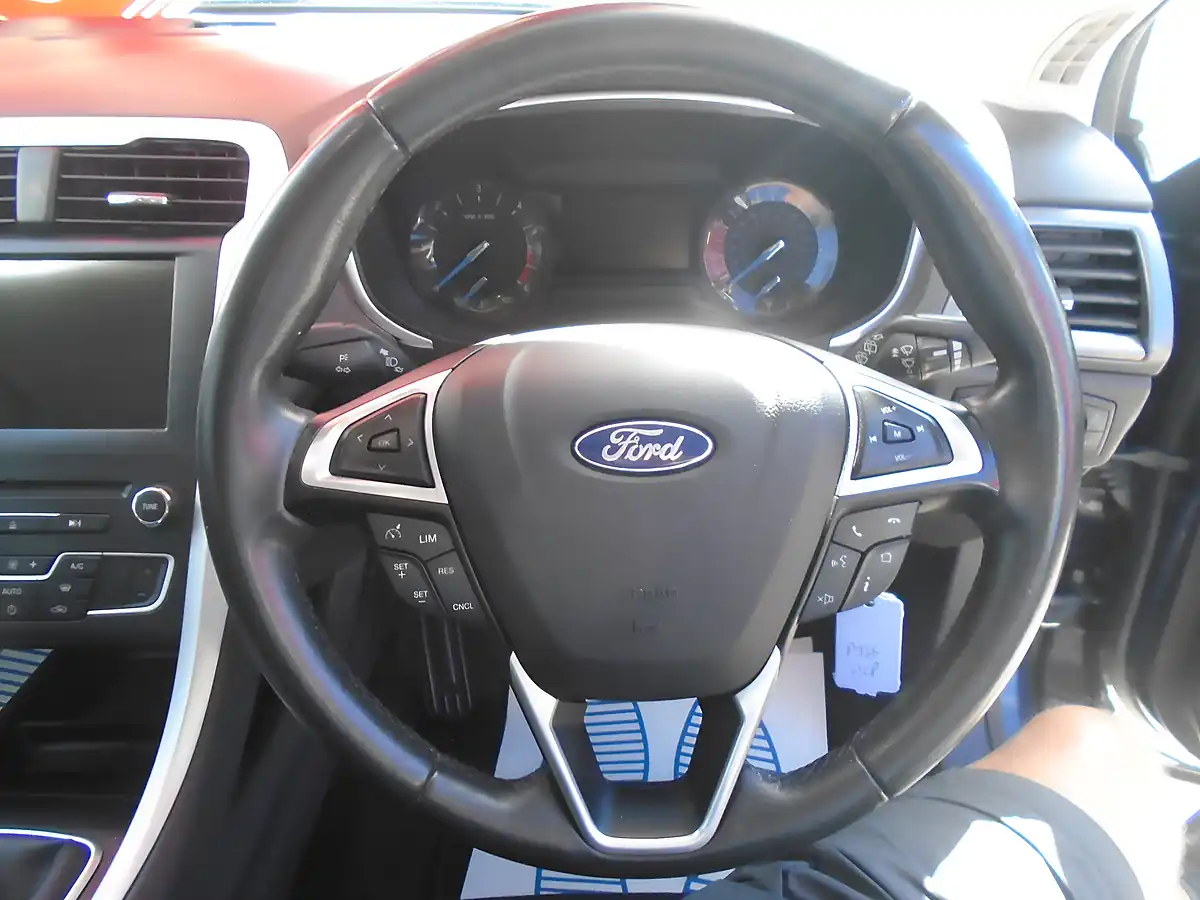 Used 2016 Ford Mondeo Zetec Blue - Interior and Exterior details 11