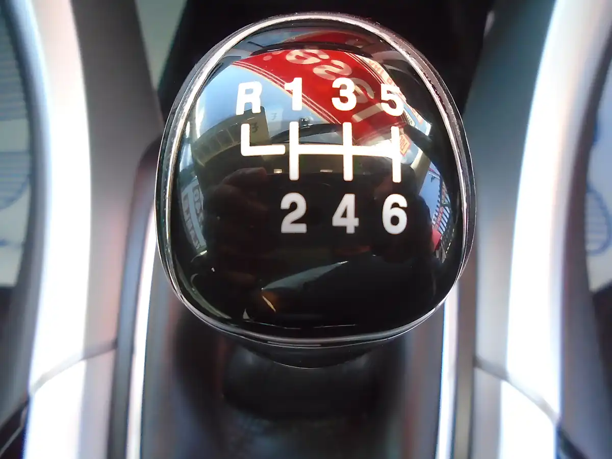 Used 2016 Ford Mondeo Zetec Blue - Interior and Exterior details 9