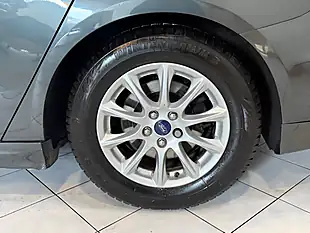 Used 2016 Ford Mondeo Zetec Green - Interior and Exterior details 19