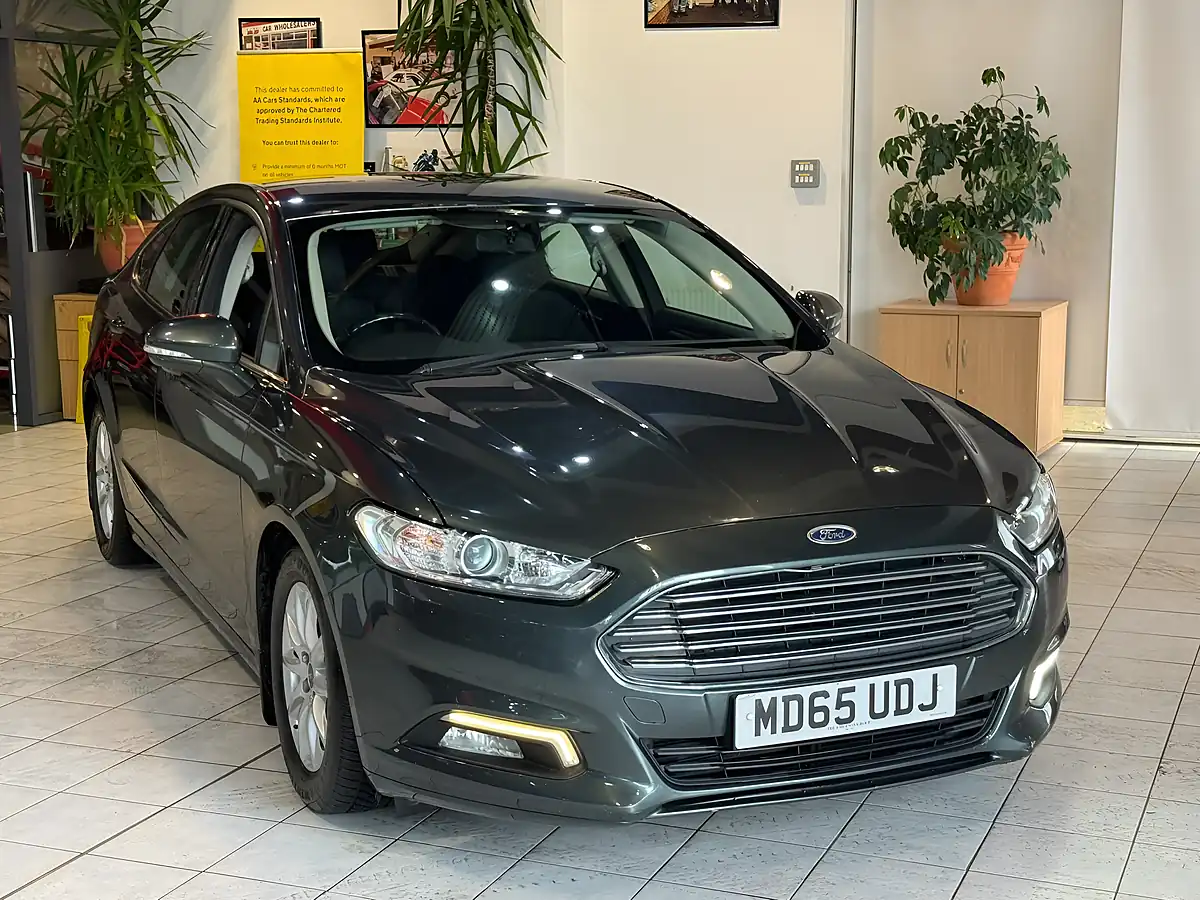 Used 2016 Ford Mondeo Zetec Green - Interior and Exterior details 2