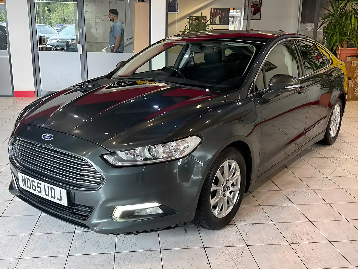 Used 2016 Ford Mondeo Zetec Green - Interior and Exterior details 4