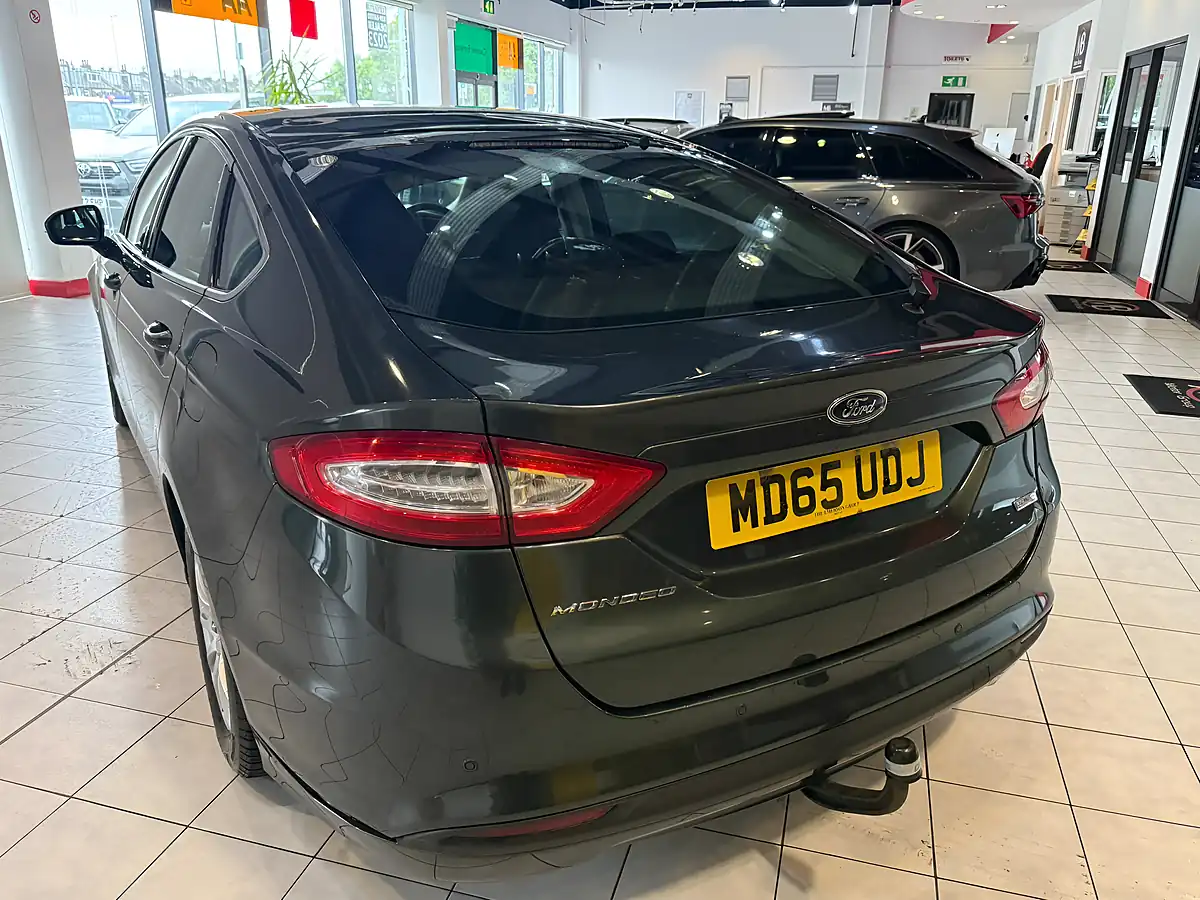 Used 2016 Ford Mondeo Zetec Green - Interior and Exterior details 6