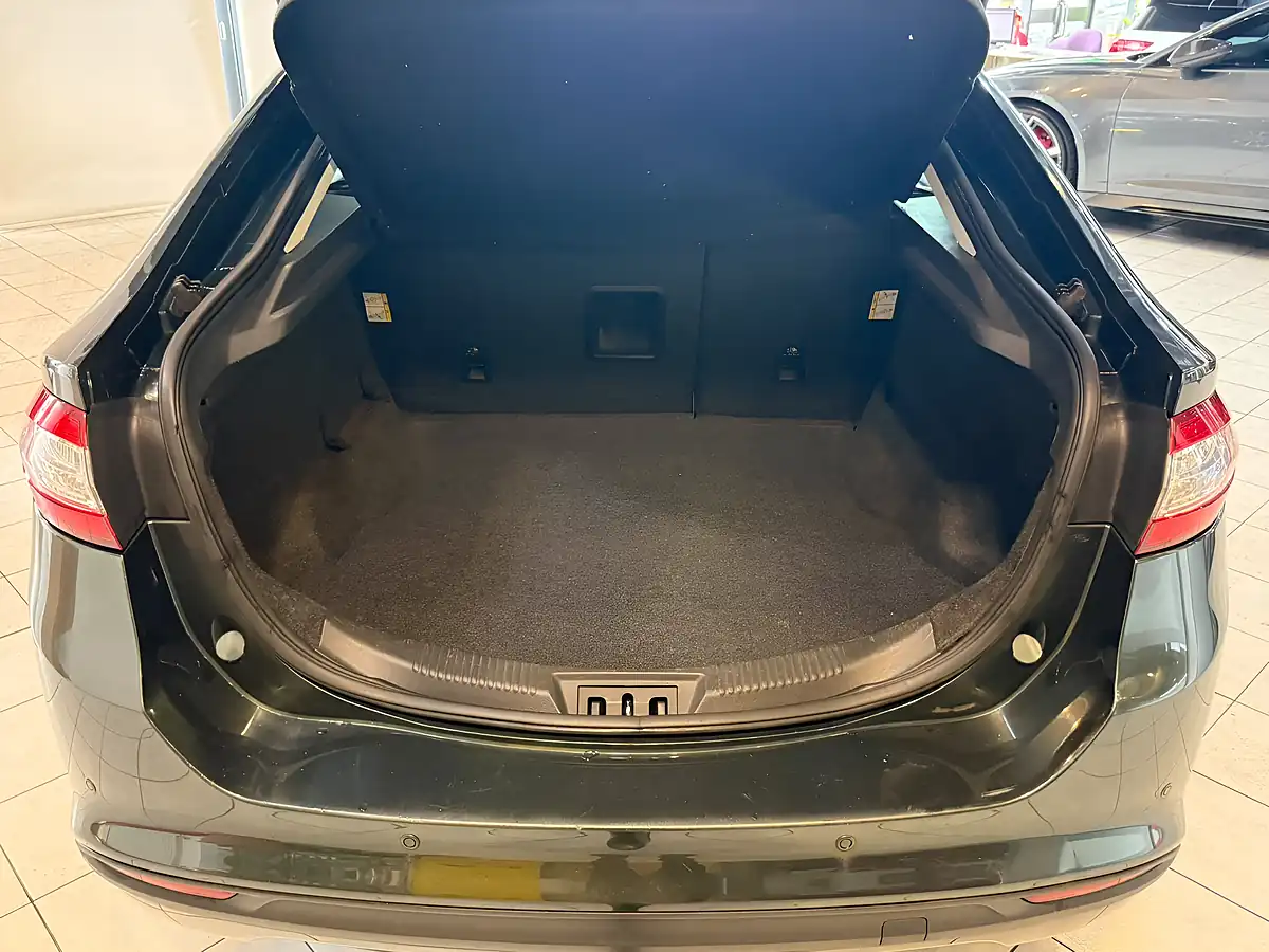 Used 2016 Ford Mondeo Zetec Green - Interior and Exterior details 9