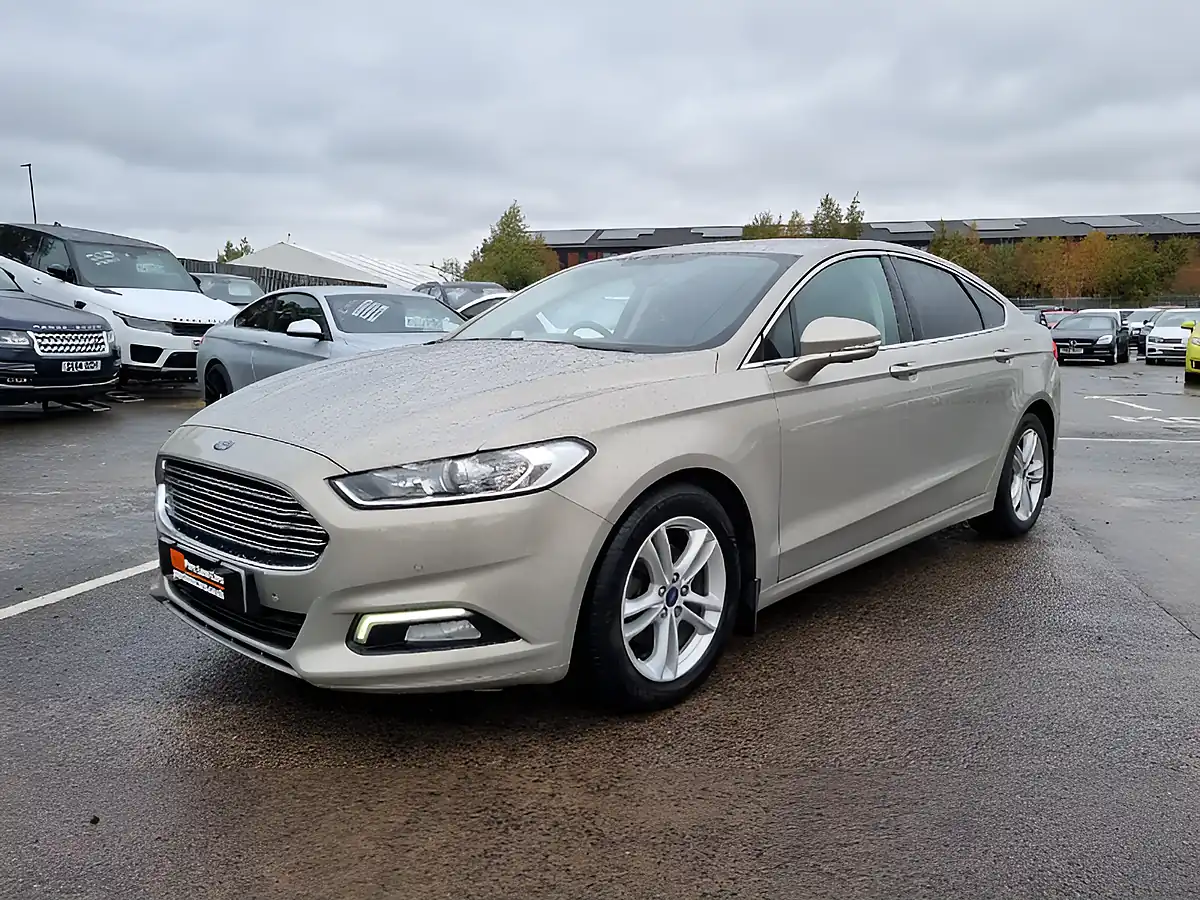 Used 2016 Ford Mondeo Zetec Oyster Silver Metallic - Interior and Exterior details 4