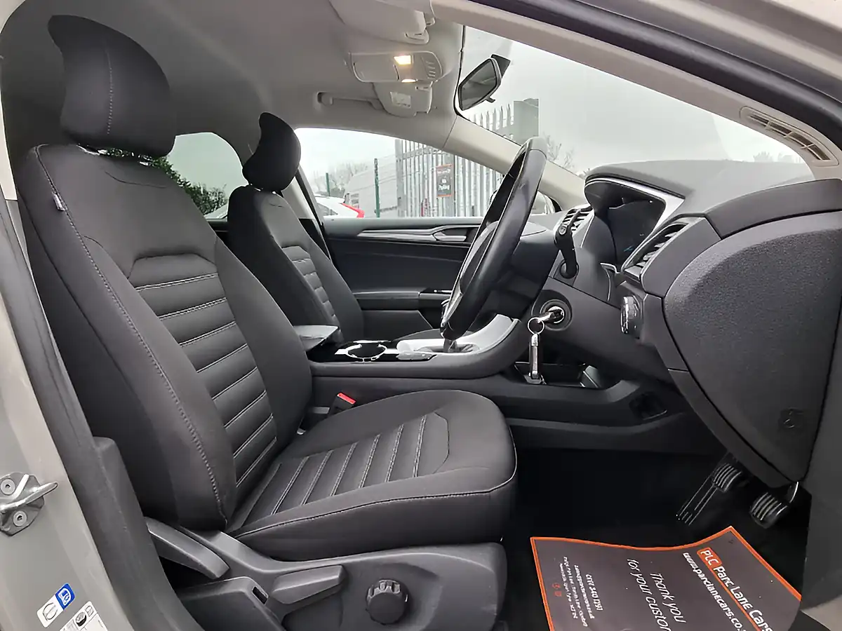 Used 2016 Ford Mondeo Zetec Oyster Silver Metallic - Interior and Exterior details 9