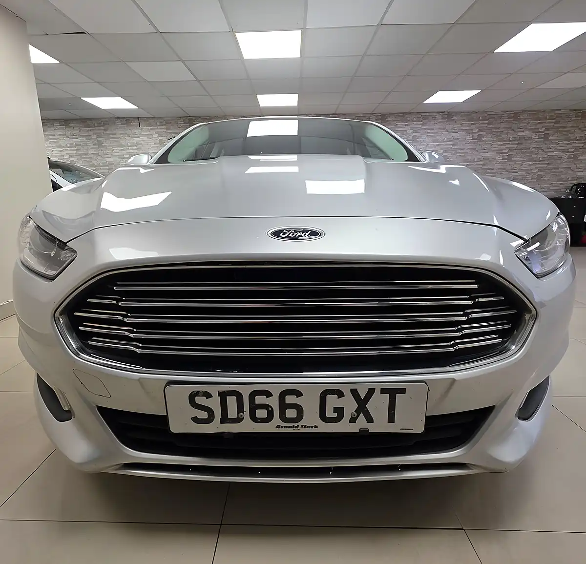 Used 2016 Ford Mondeo Zetec Silver - Interior and Exterior details 15