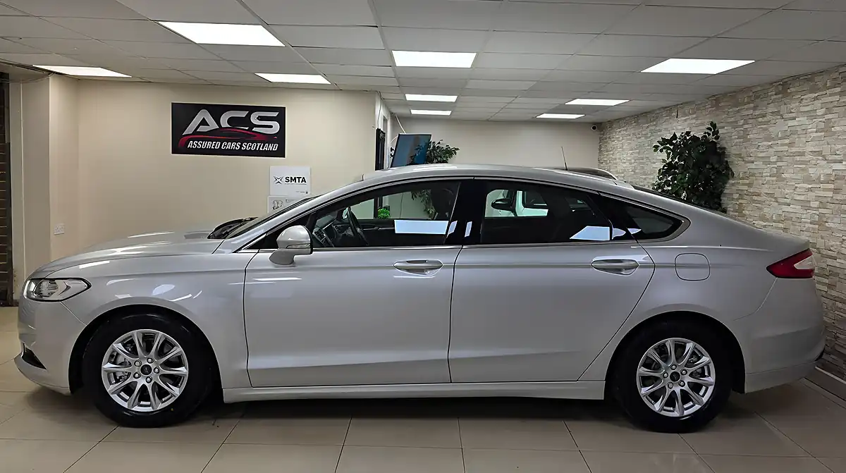 Used 2016 Ford Mondeo Zetec Silver - Interior and Exterior details 17