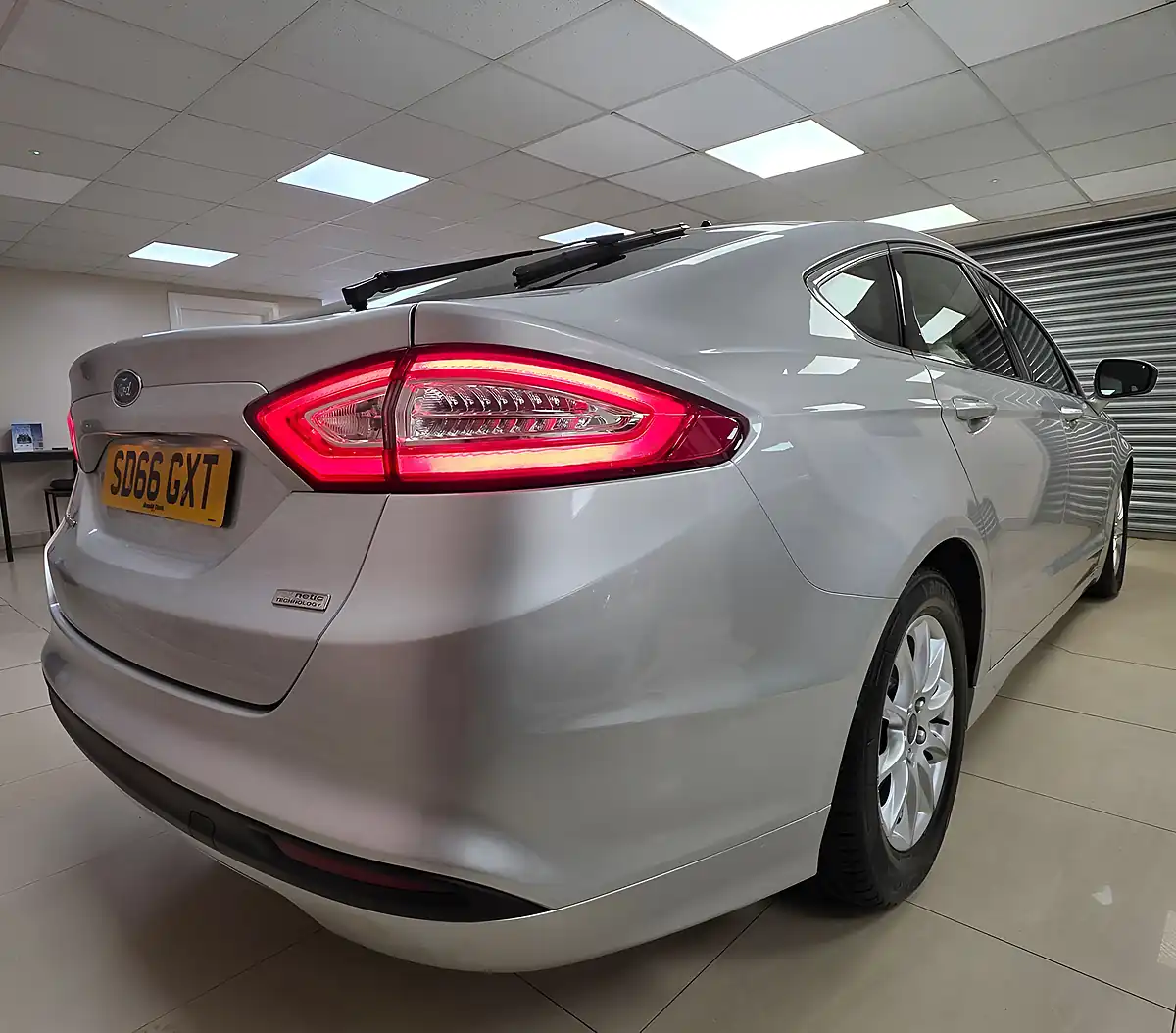 Used 2016 Ford Mondeo Zetec Silver - Interior and Exterior details 4