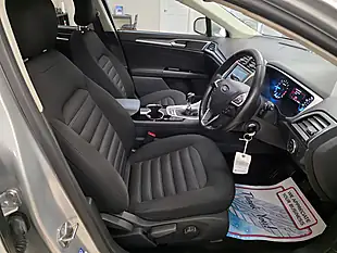 Used 2016 Ford Mondeo Zetec Silver - Interior and Exterior details 9