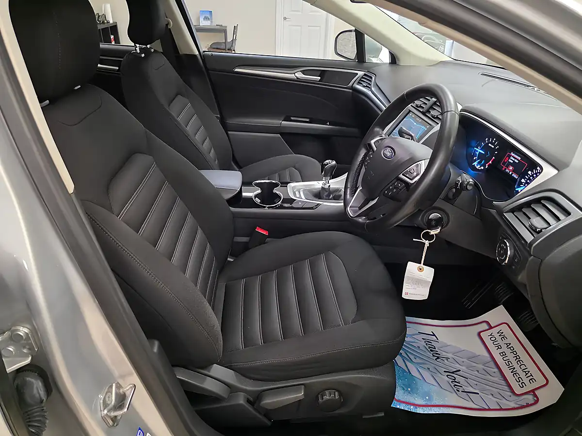 Used 2016 Ford Mondeo Zetec Silver - Interior and Exterior details 9