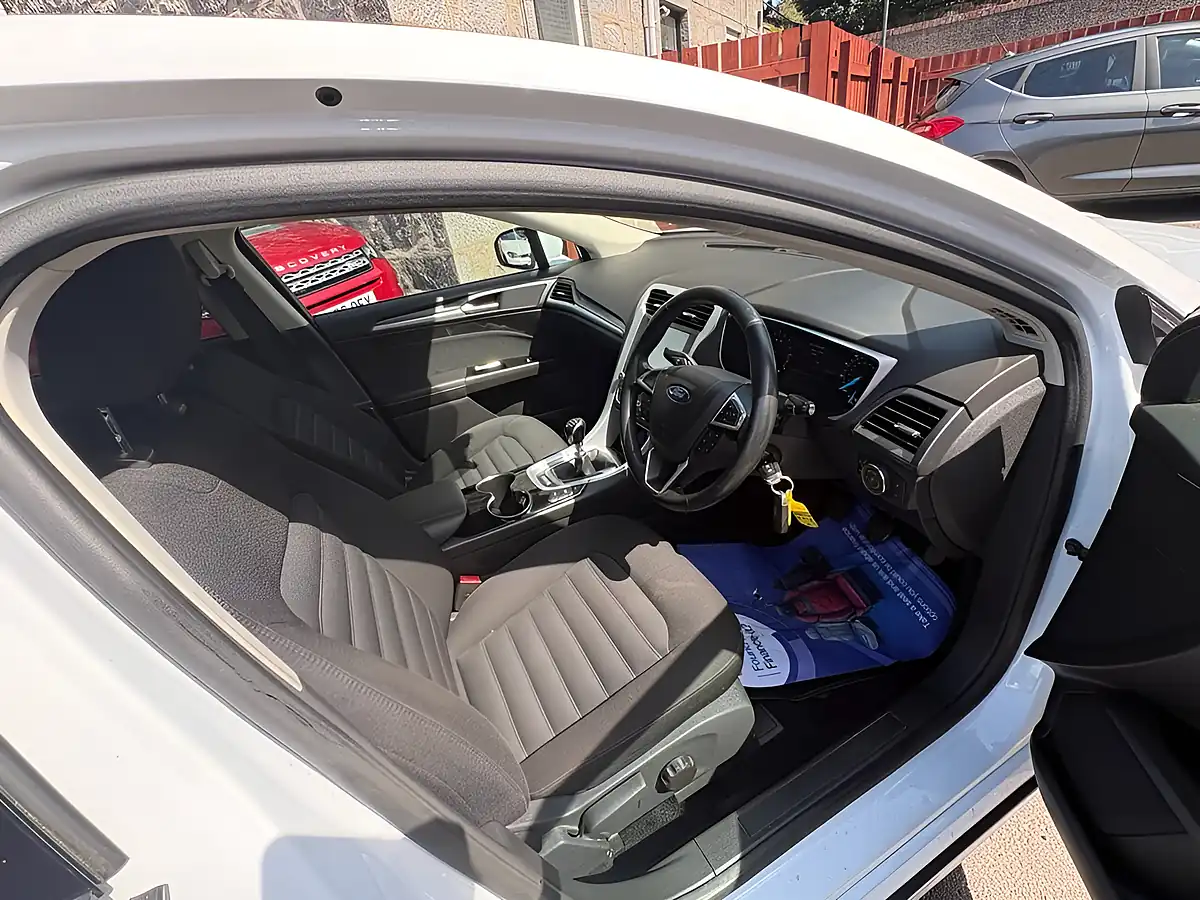 Used 2016 Ford Mondeo Zetec White - Interior and Exterior details 12