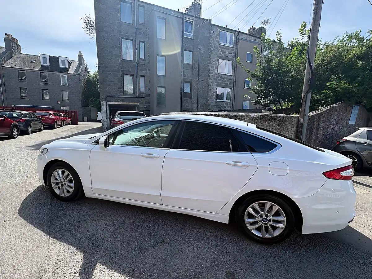 Used 2016 Ford Mondeo Zetec White - Interior and Exterior details 4