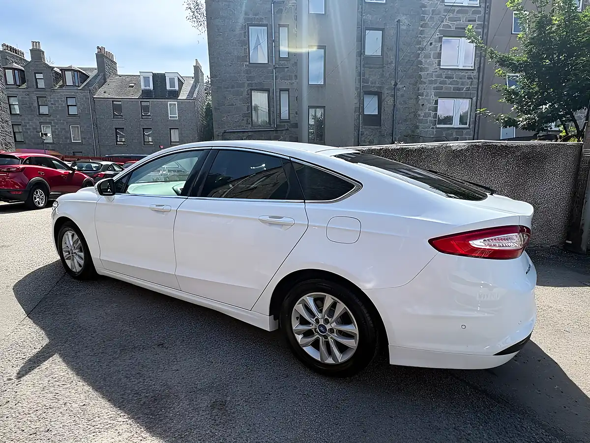 Used 2016 Ford Mondeo Zetec White - Interior and Exterior details 5