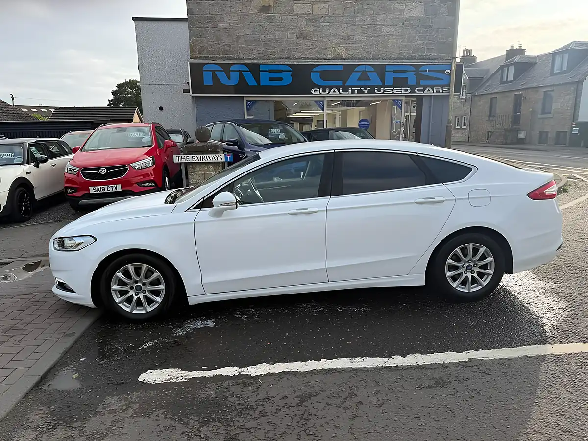 Used 2016 Ford Mondeo Zetec White - Front View