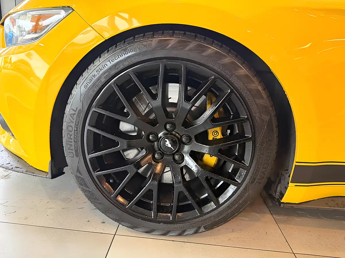 Used 2016 Ford Mustang GT Fastback Yellow - Interior and Exterior details 12