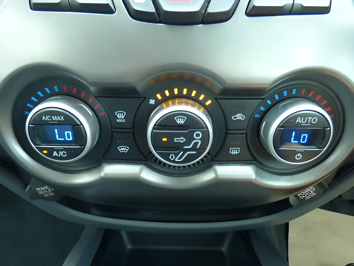 Used 2016 Ford Ranger Limited Silver - Interior and Exterior details 15