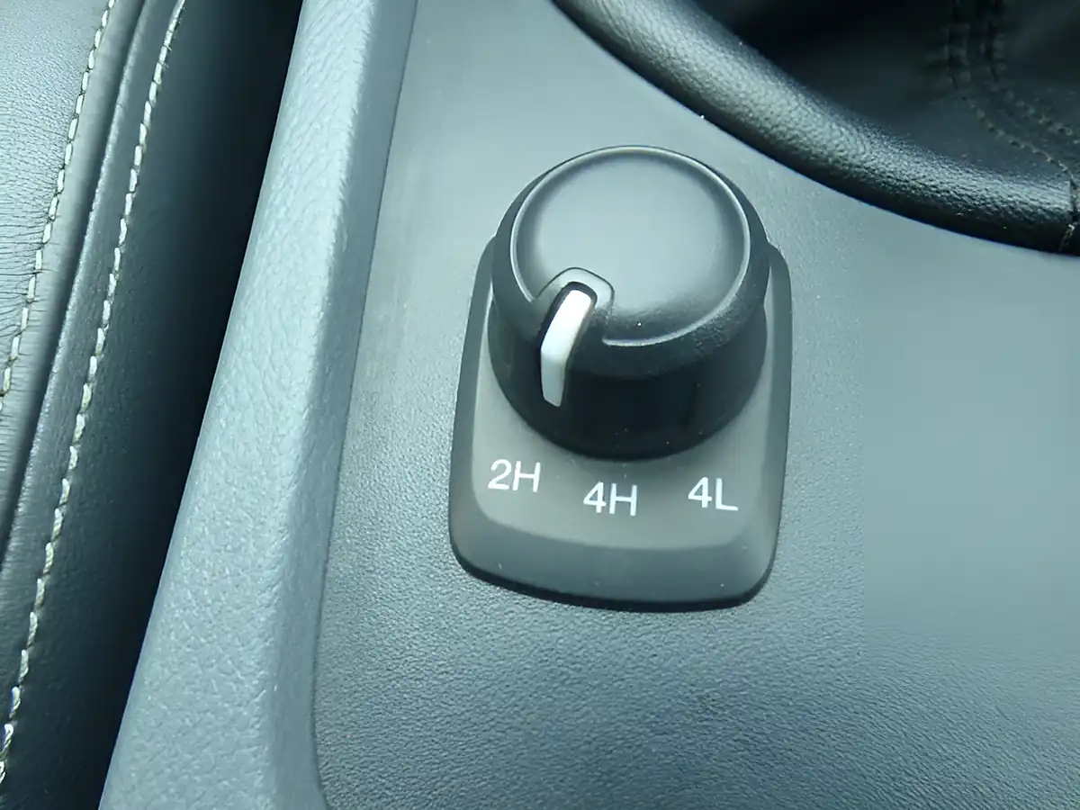 Used 2016 Ford Ranger Limited Silver - Interior and Exterior details 16