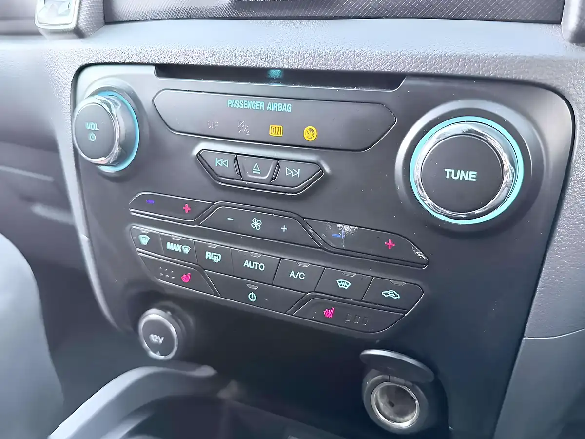 Used 2016 Ford Ranger Wildtrak Silver - Interior and Exterior details 13