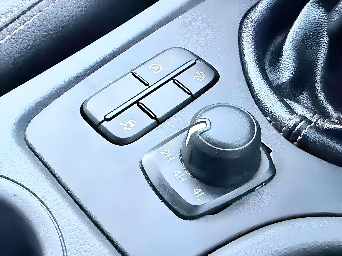 Used 2016 Ford Ranger Wildtrak Silver - Interior and Exterior details 17