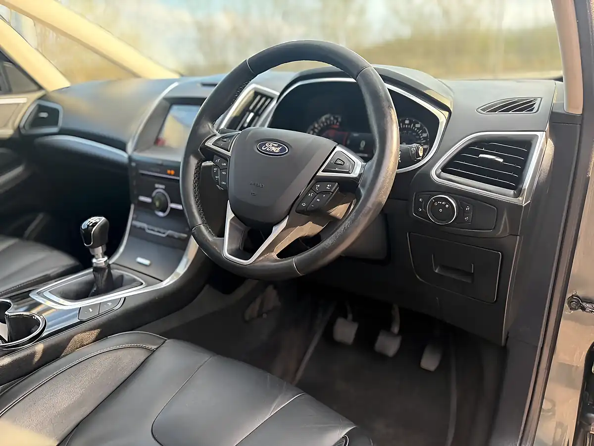Used 2016 Ford S-Max Green - Interior and Exterior details 14