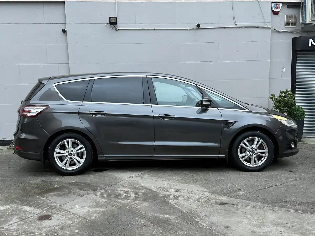 Used 2016 Ford S-Max Titanium Grey - Interior and Exterior details 5